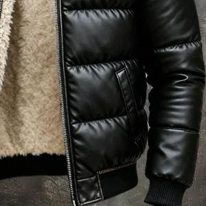 Vintage Herren-Outdoorjacke aus warmem, weichem Leder mit großem Pelzkragen